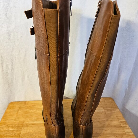 Women's boots by Arturo Chiang.  -- ITEM #1939 - Picture 5 of 8